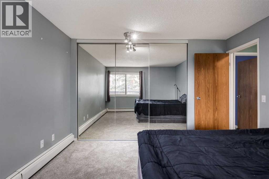 #2240 70 Glamis Drive SW - 25