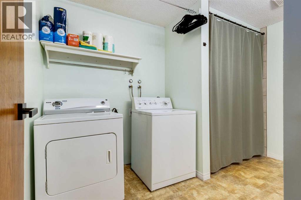 #2240 70 Glamis Drive SW - 27