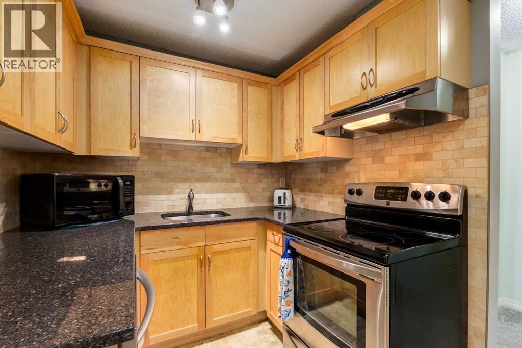 #2240 70 Glamis Drive SW - 6