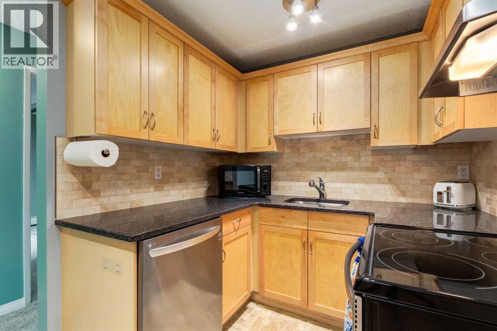 #2240 70 Glamis Drive SW - 7