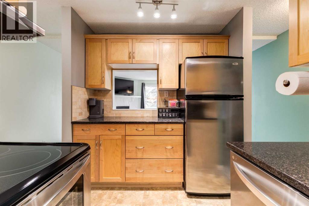 #2240 70 Glamis Drive SW - 8