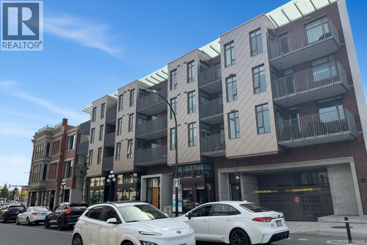 #405 1628 Store St - 38