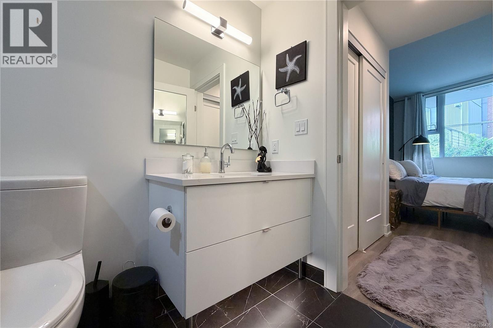#405 1628 Store St - 26