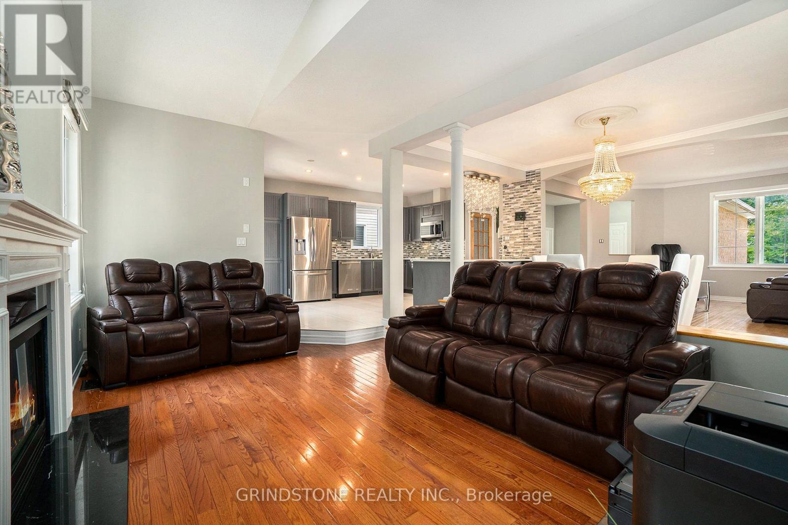 95 EVANSHEN CRESCENT - 15
