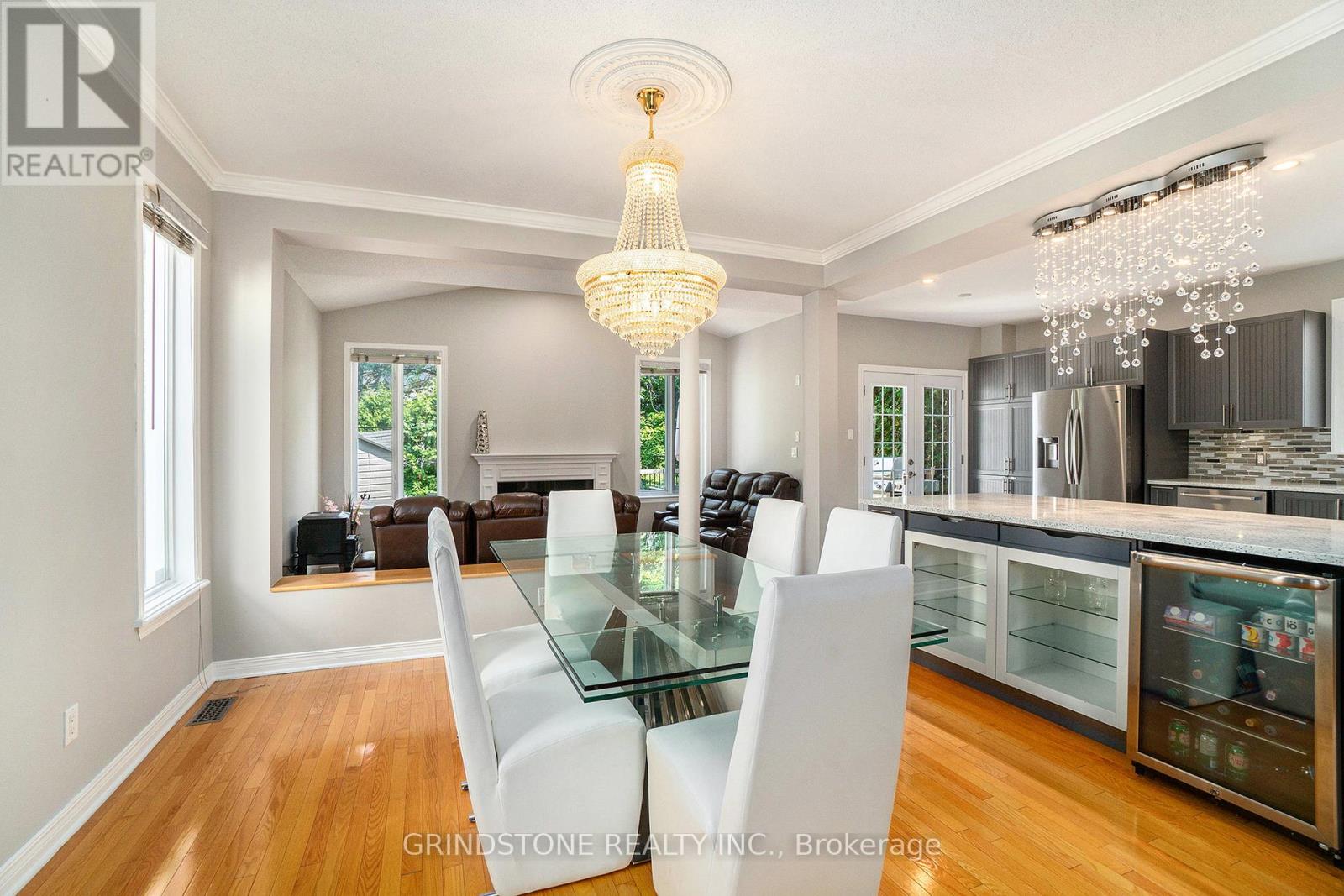 95 EVANSHEN CRESCENT - 8