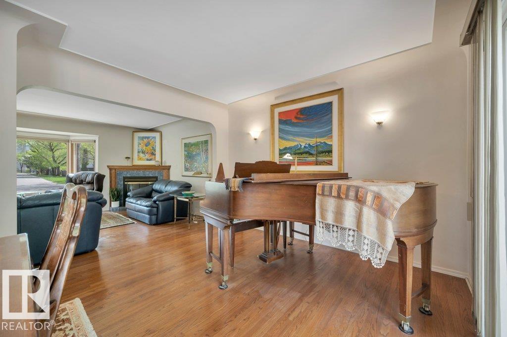 8944 117 ST NW - 13