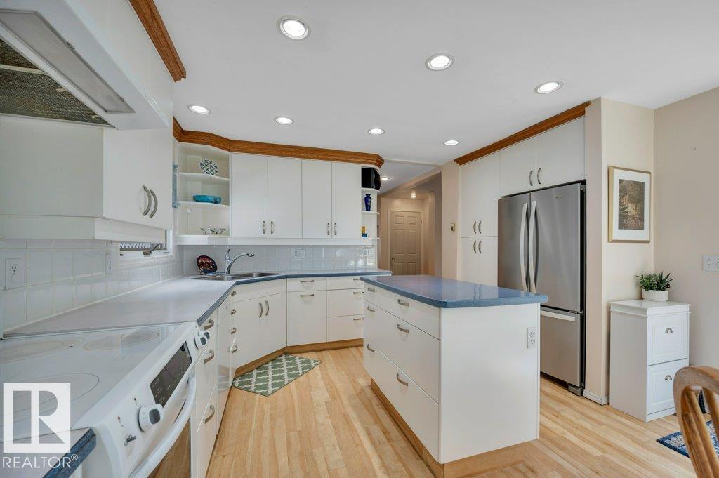 8944 117 ST NW - 22