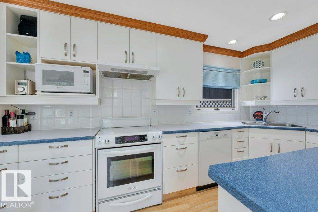 8944 117 ST NW - 23
