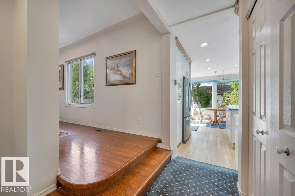 8944 117 ST NW - 28