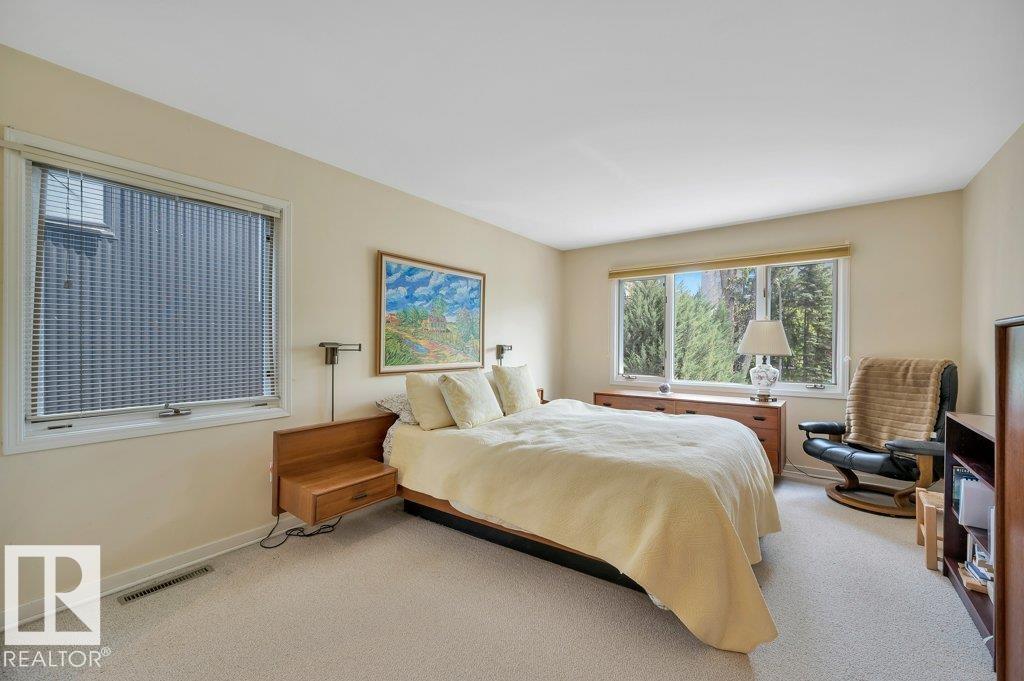 8944 117 ST NW - 32
