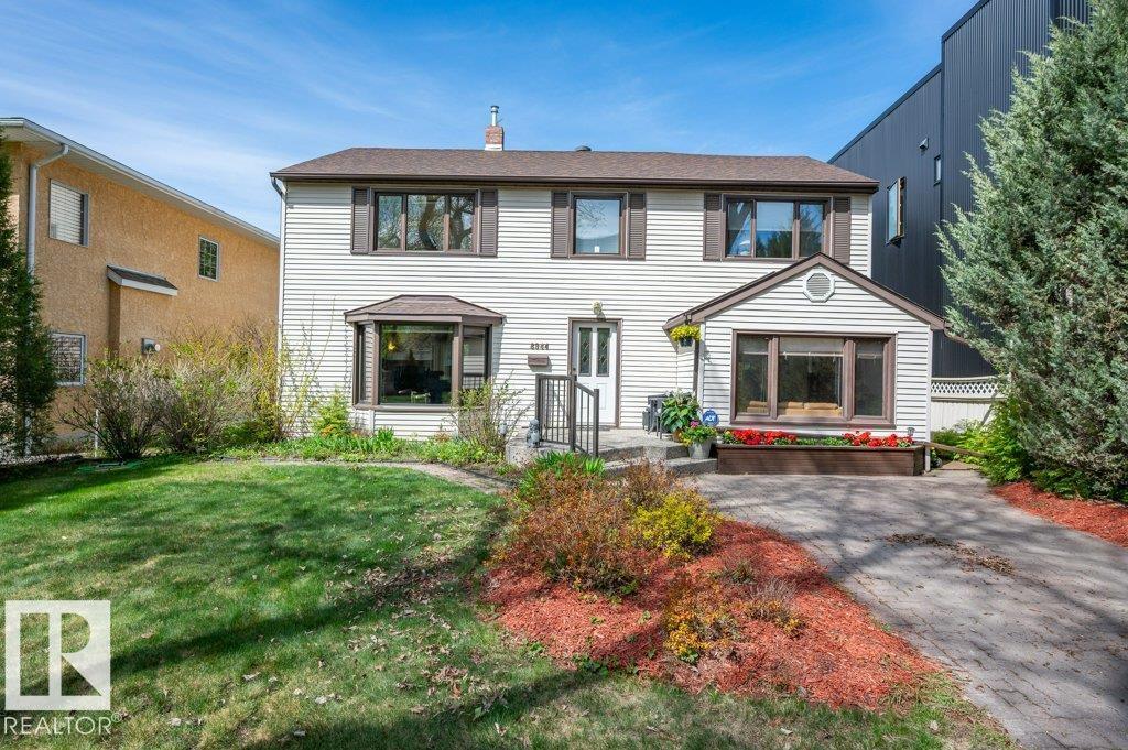 8944 117 ST NW - 4