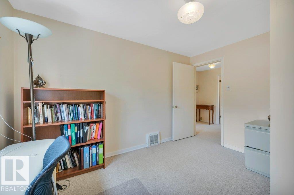 8944 117 ST NW - 41