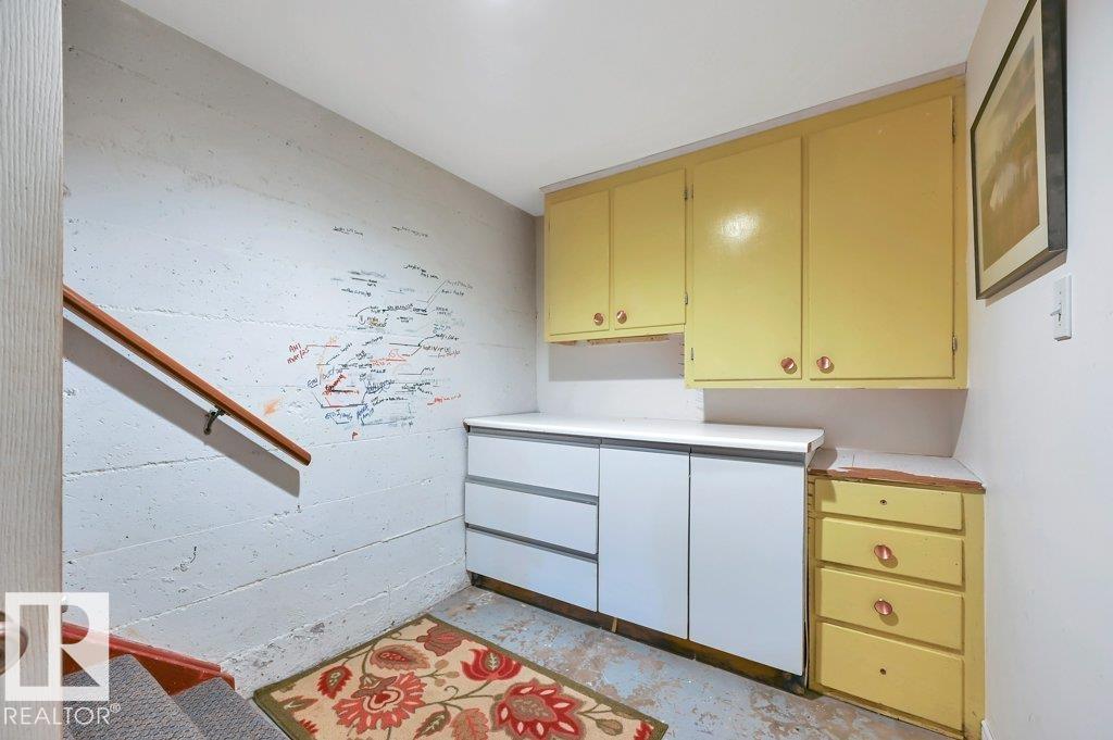 8944 117 ST NW - 43