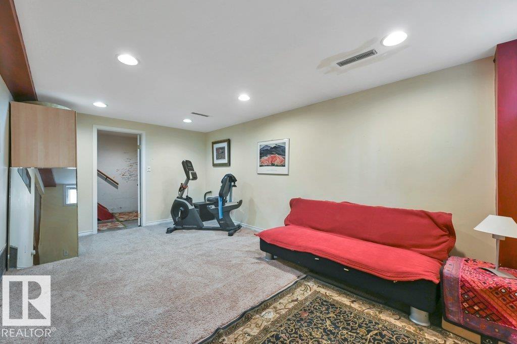 8944 117 ST NW - 45