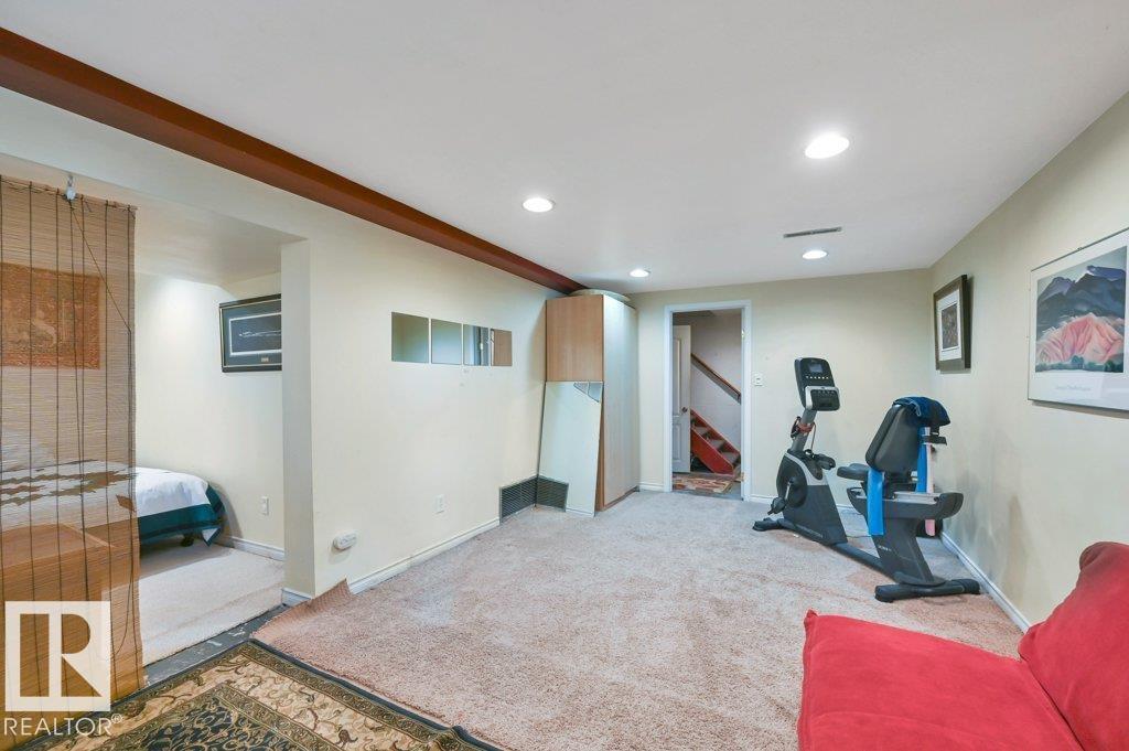 8944 117 ST NW - 46