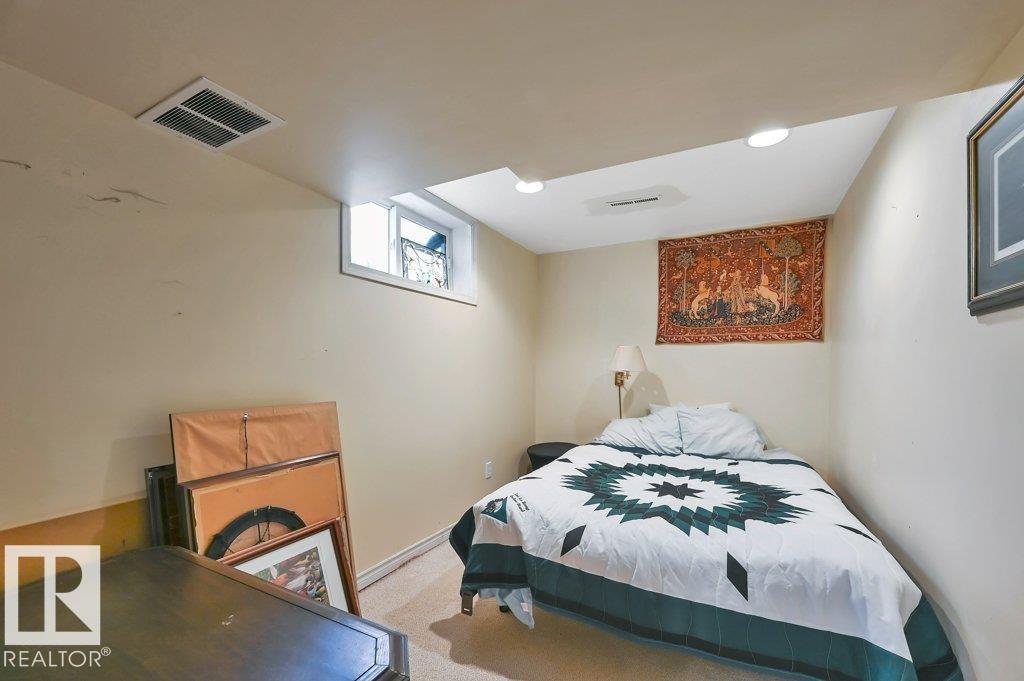 8944 117 ST NW - 47