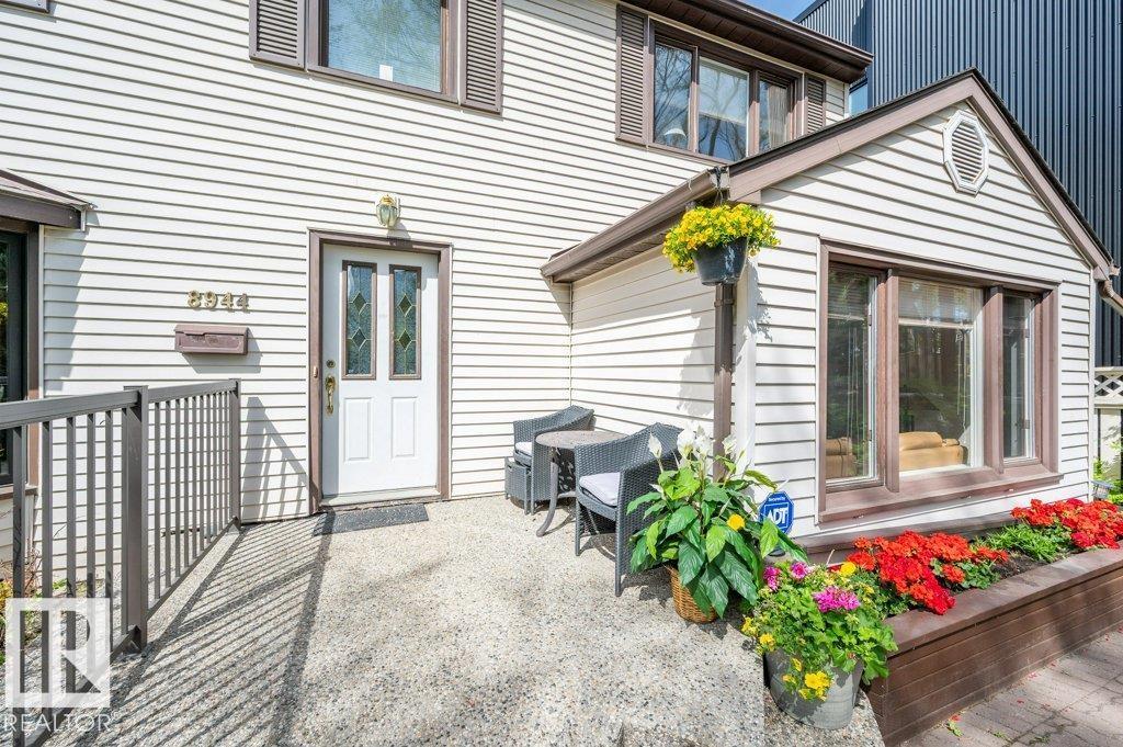 8944 117 ST NW - 6