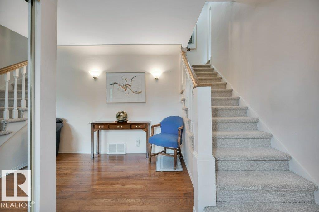 8944 117 ST NW - 8