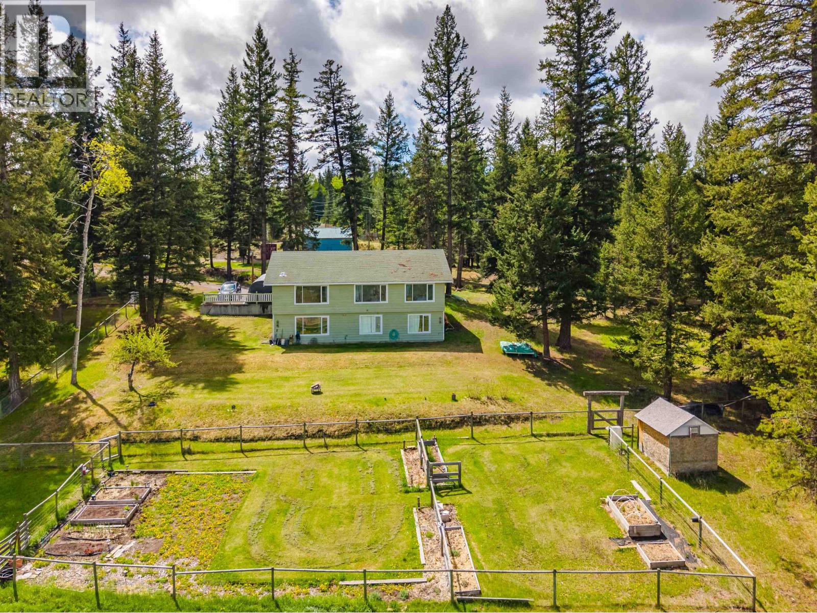 6017 TOOMEY ROAD, 100 Mile House