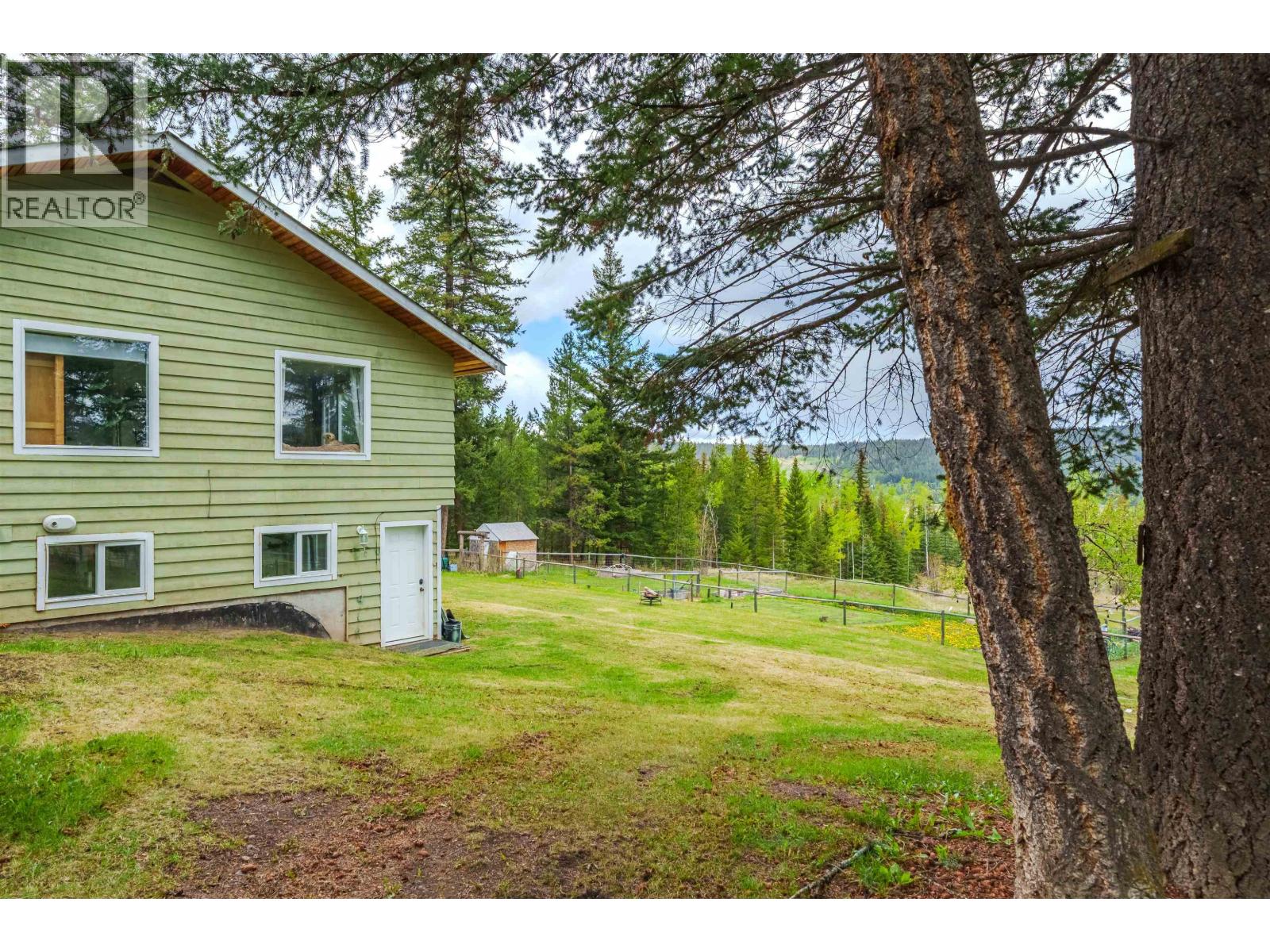 6017 TOOMEY ROAD, 100 Mile House