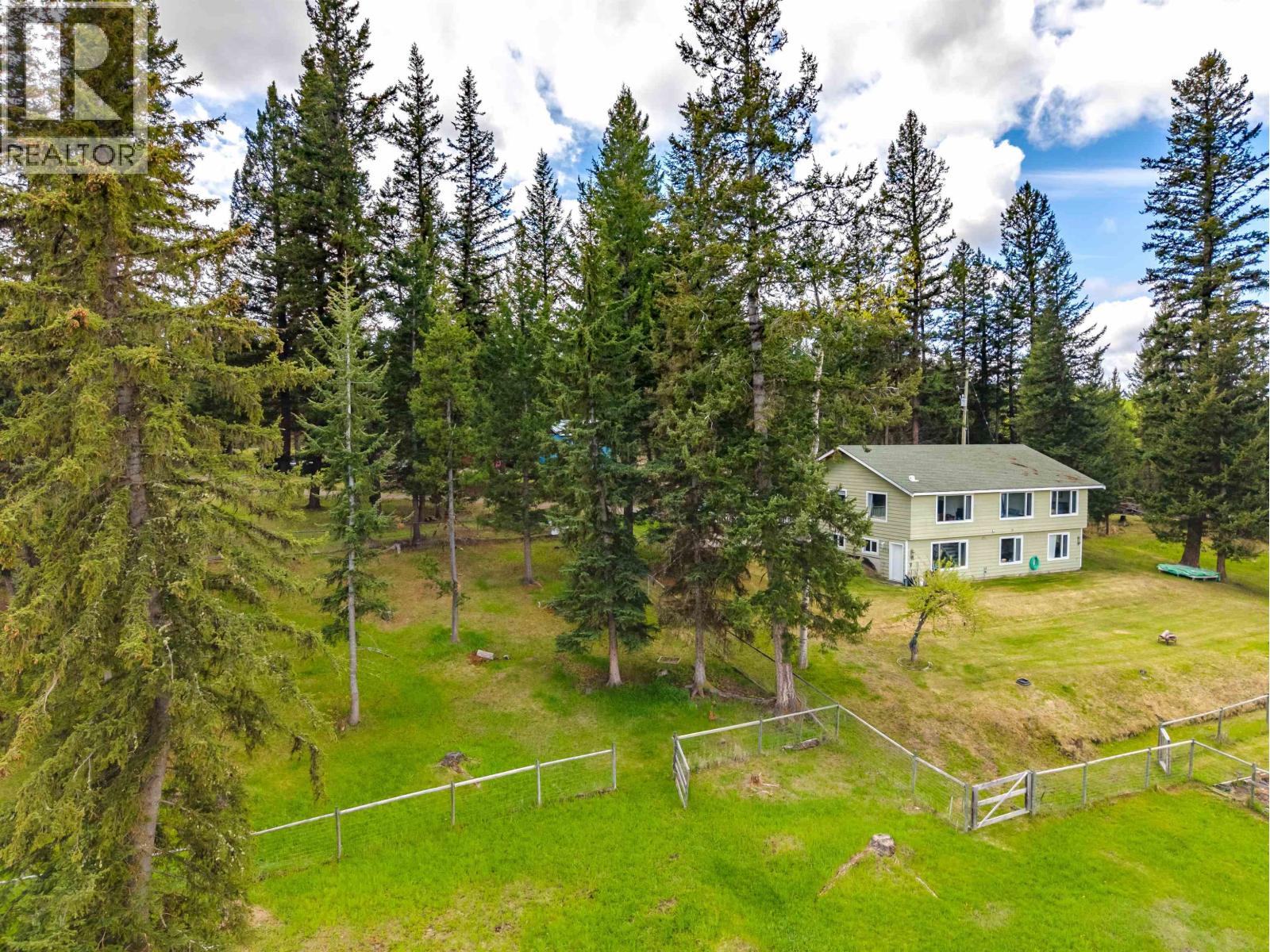 6017 TOOMEY ROAD, 100 Mile House