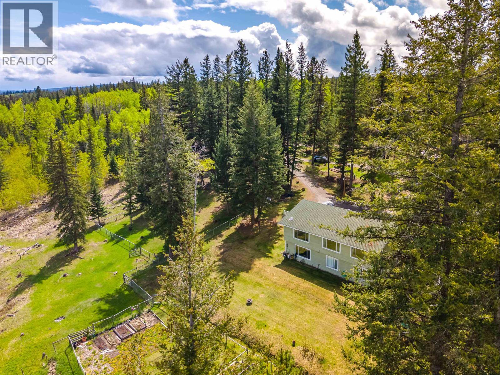 6017 TOOMEY ROAD, 100 Mile House