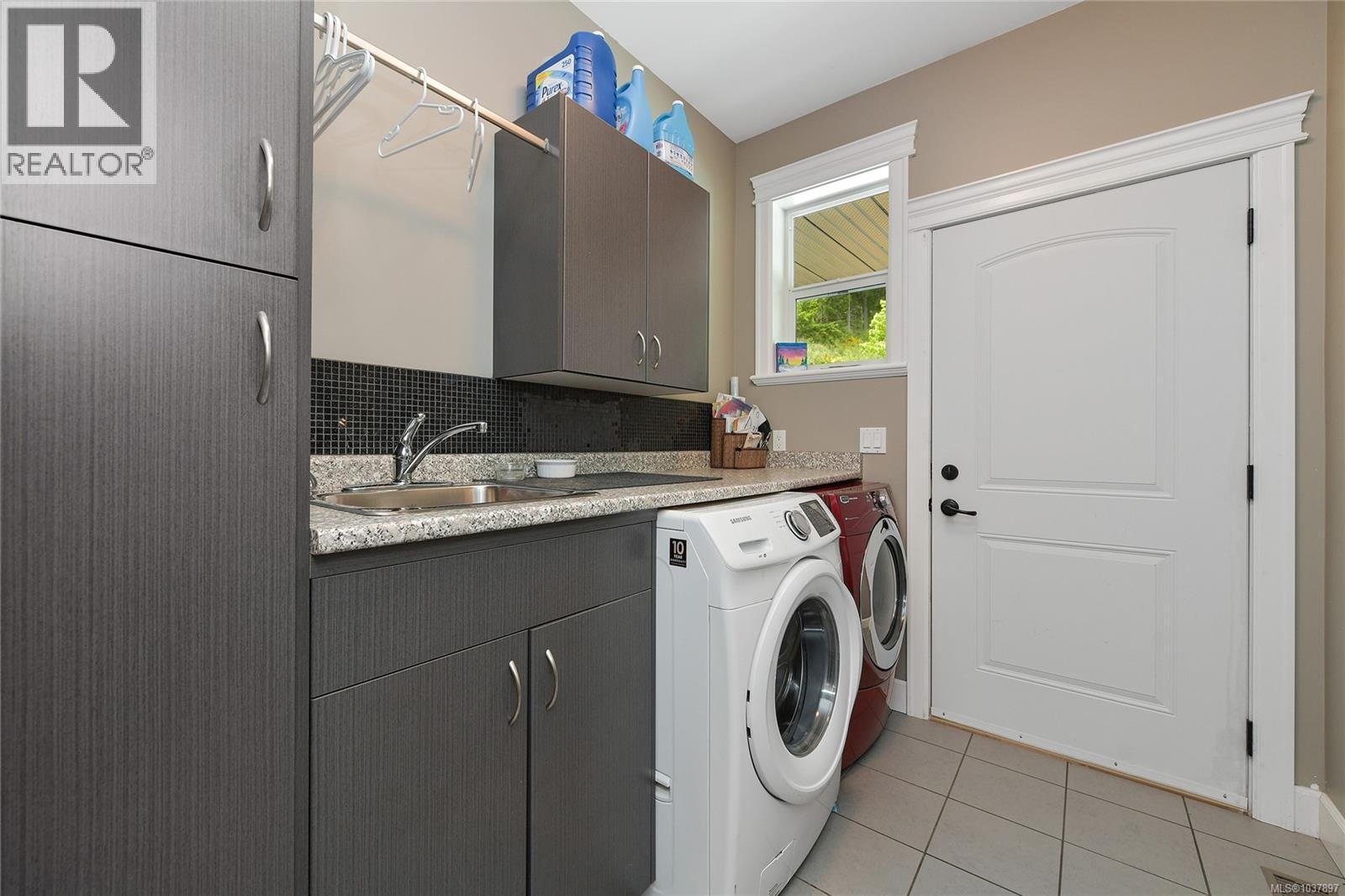 1058 SUMMER BREEZE Lane, Langford