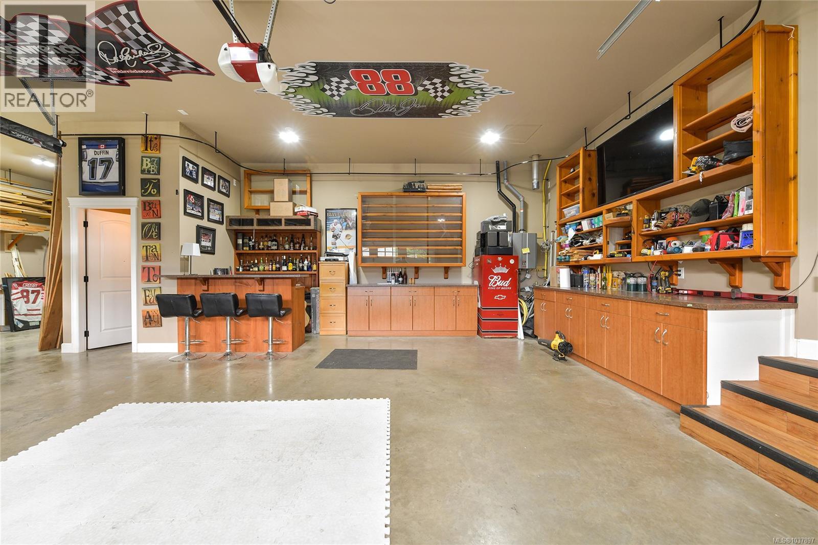 1058 SUMMER BREEZE Lane, Langford
