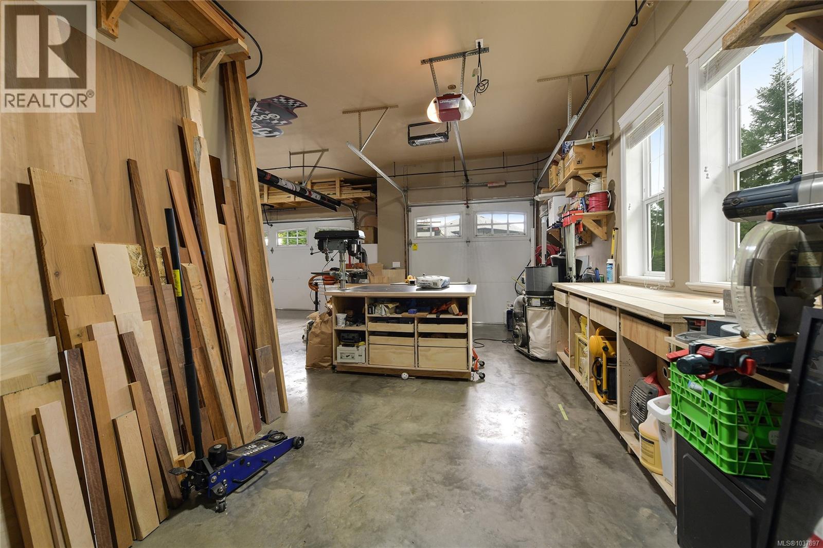 1058 SUMMER BREEZE Lane, Langford