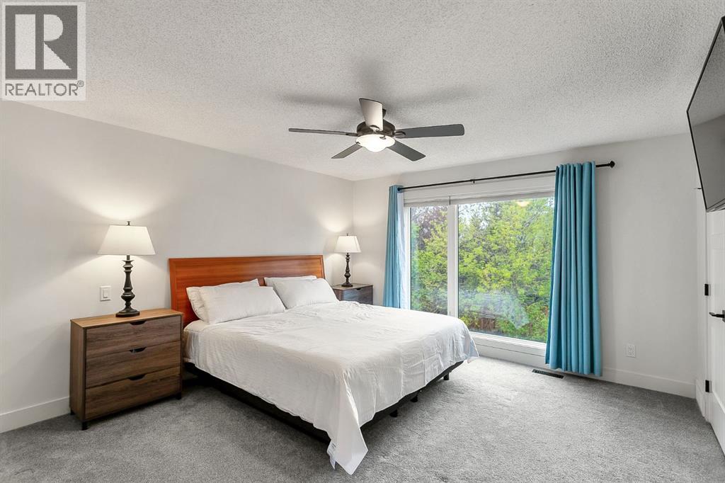 75 Woodacres Crescent SW - 33