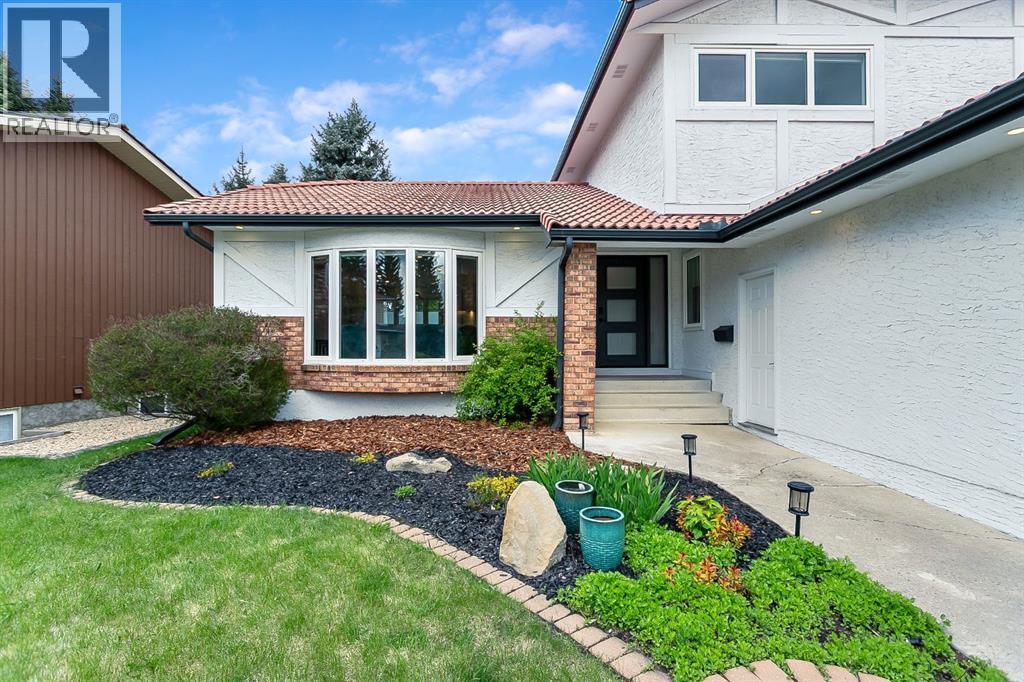75 Woodacres Crescent SW - Image 2