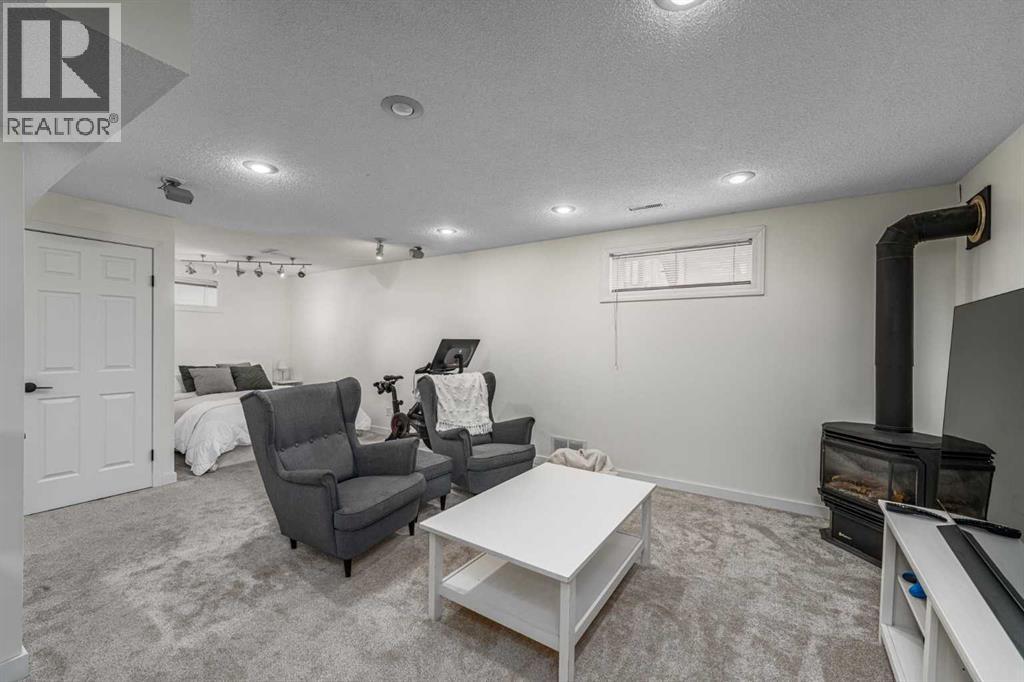 381 Hidden Valley Manor NW - 24