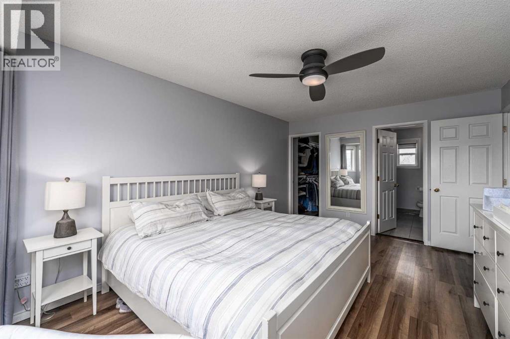 381 Hidden Valley Manor NW - 17