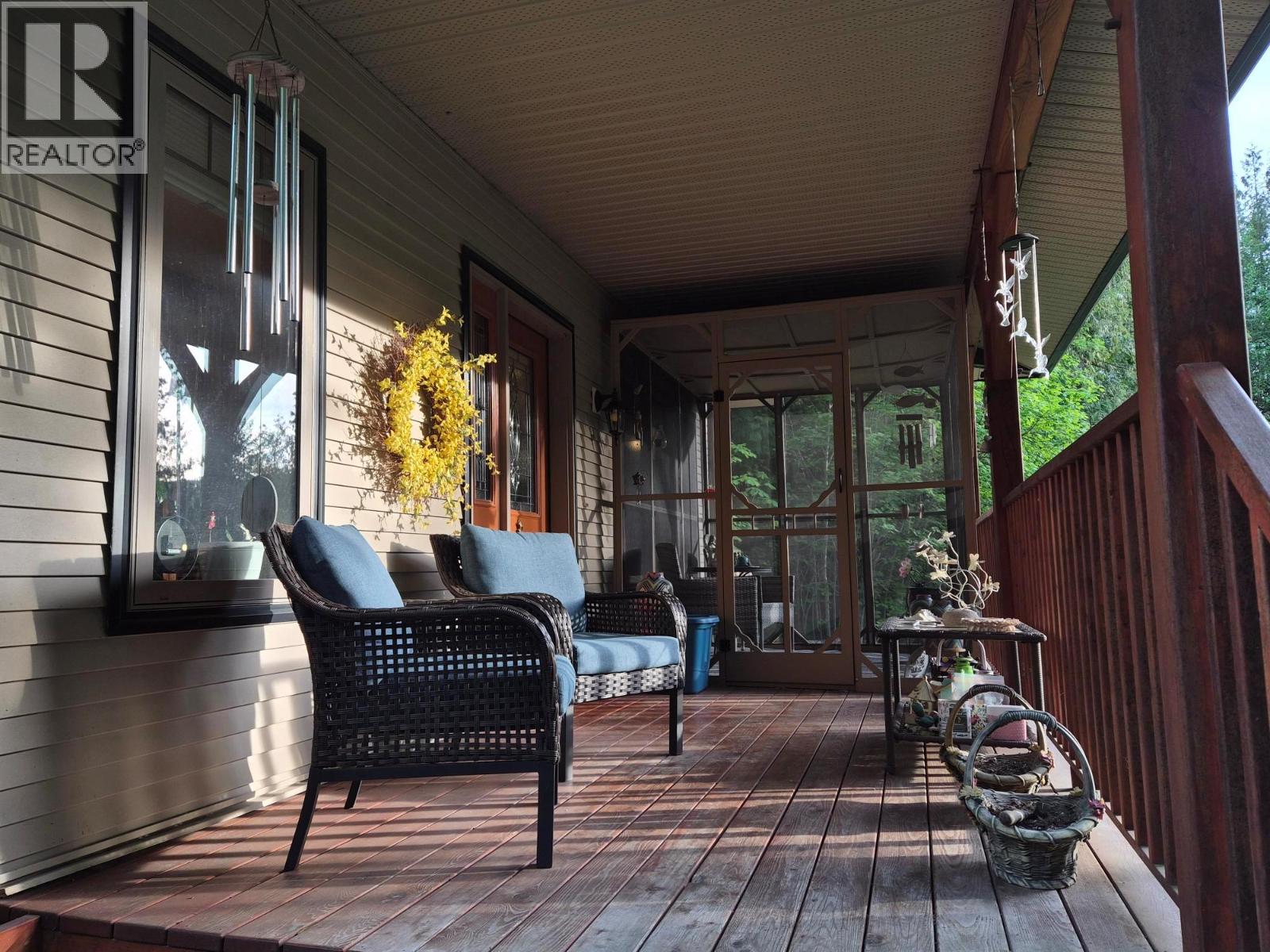 863 Gardom Lake Road - 22