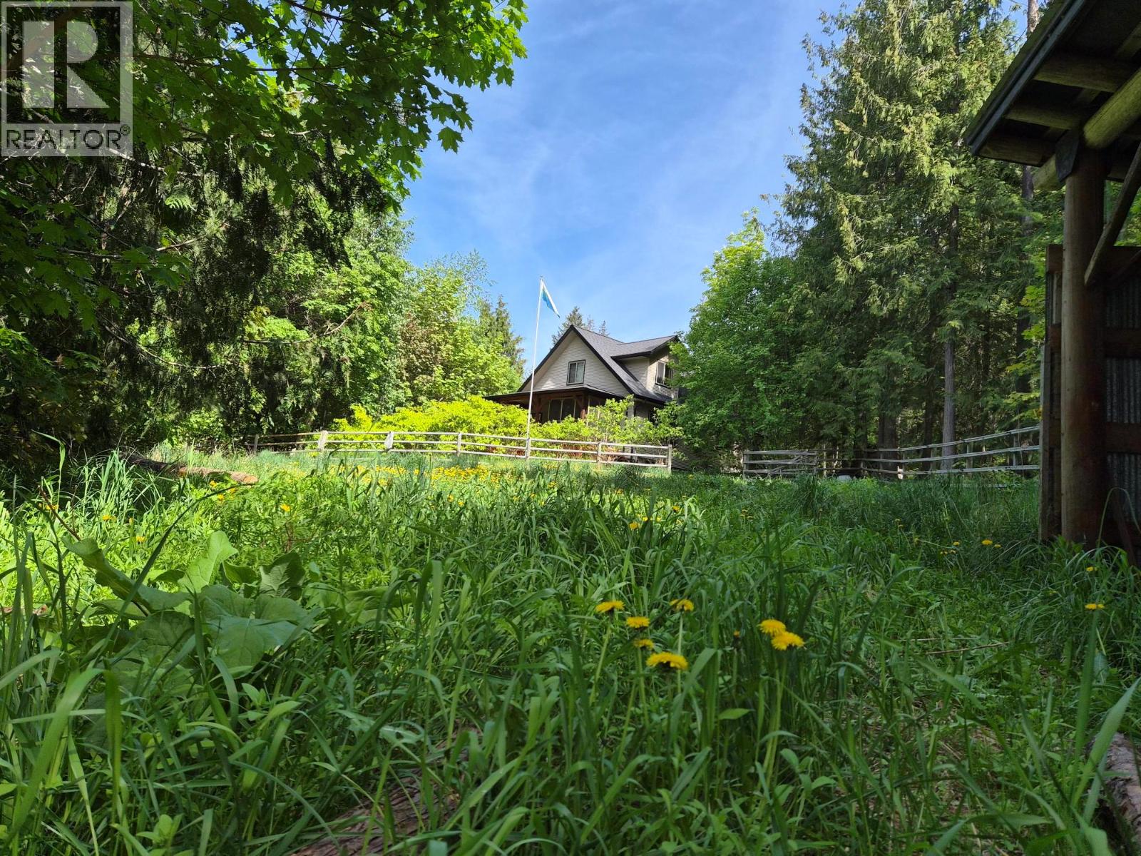 863 Gardom Lake Road - 23