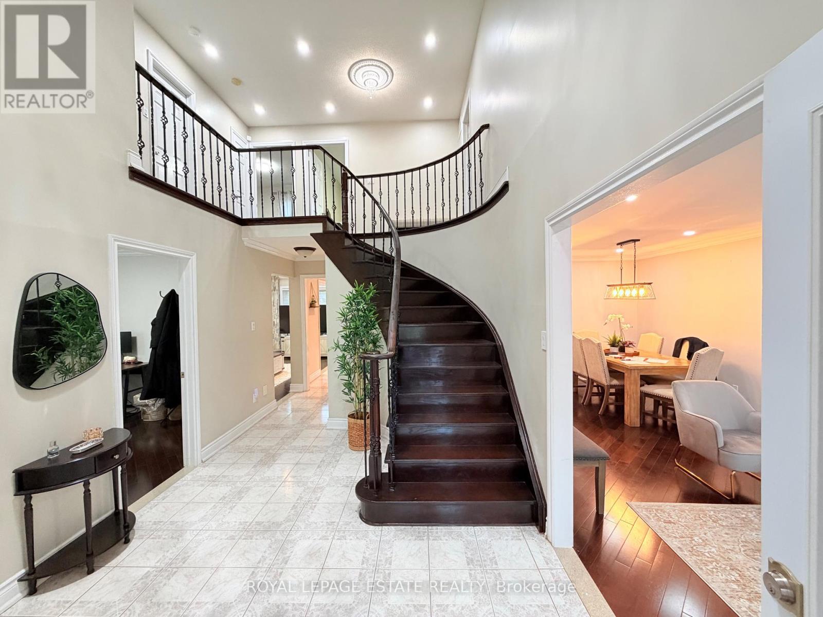 4 TOWNLEY AVENUE - 4