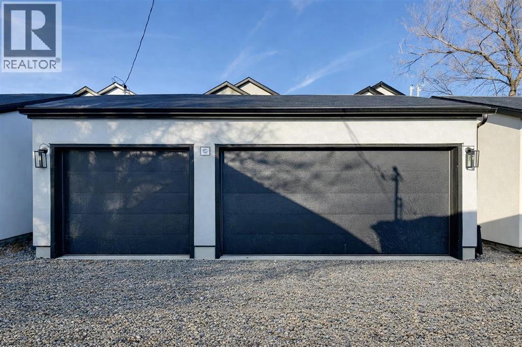 2207 Victoria Crescent NW - 22