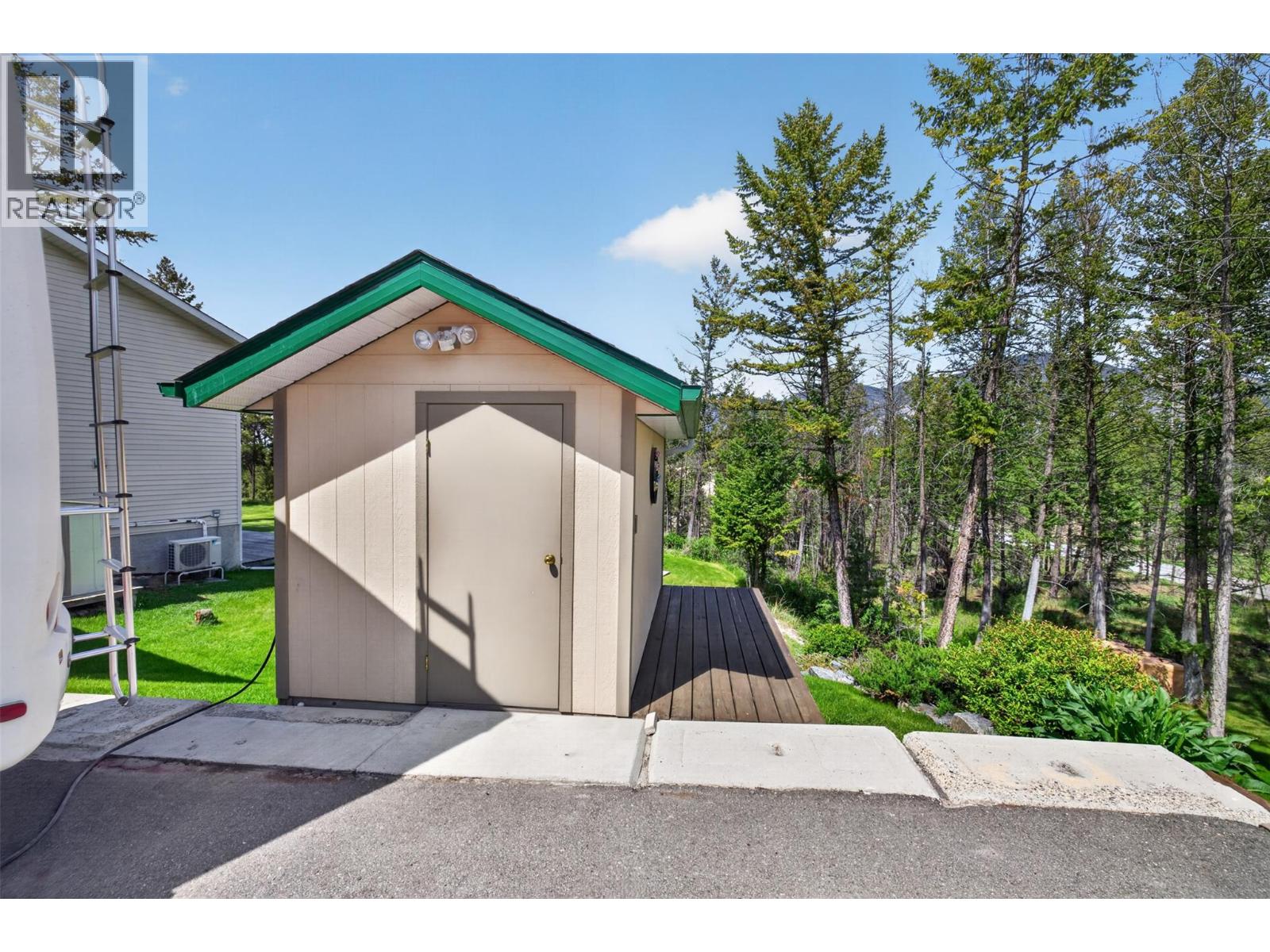 #27 640 Upper Lakeview Road - 44