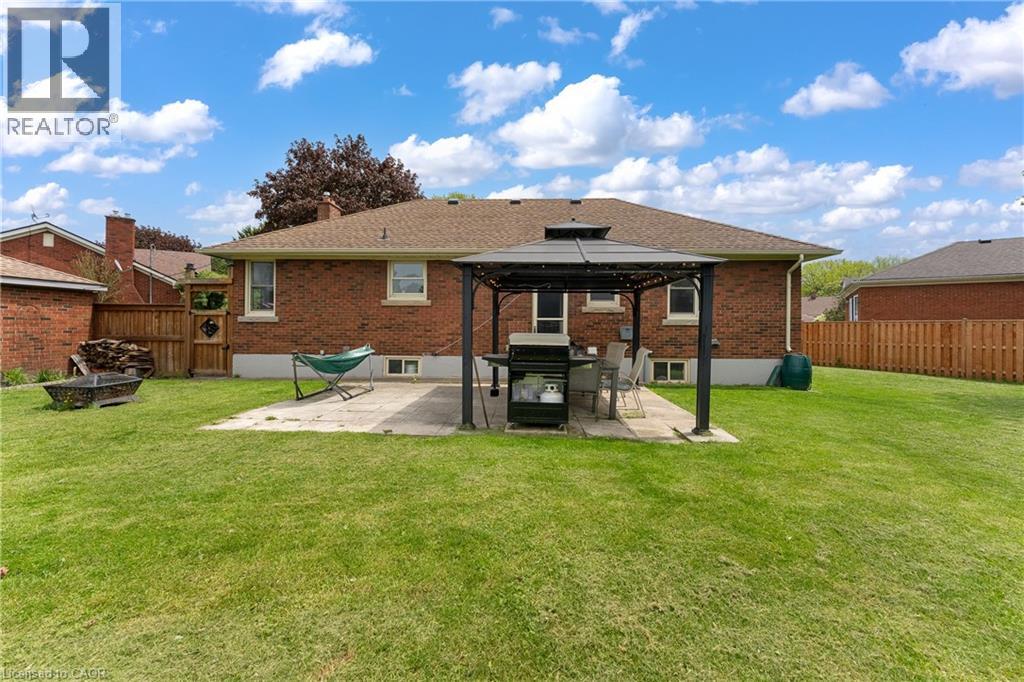 6396 LAURA Crescent - 32