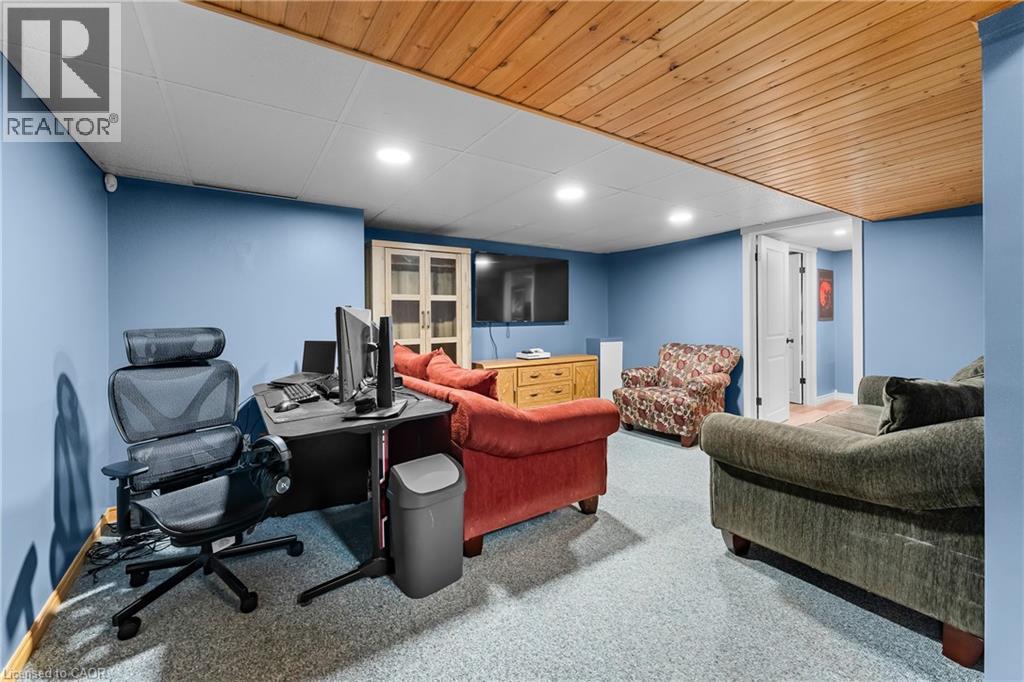 6396 LAURA Crescent - 25