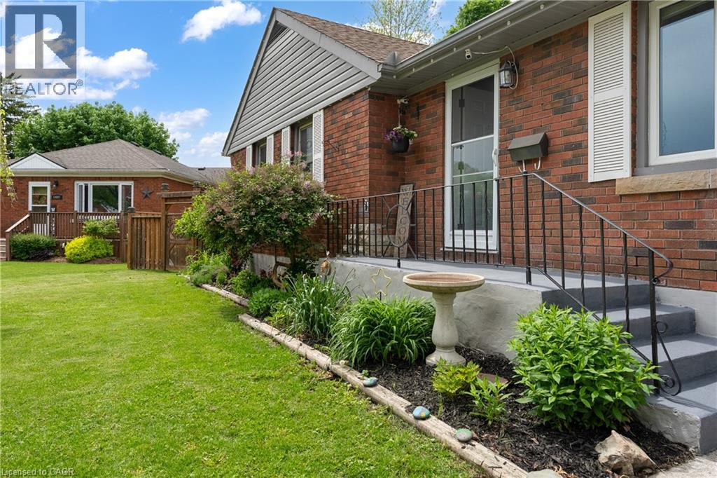 6396 LAURA Crescent - 2