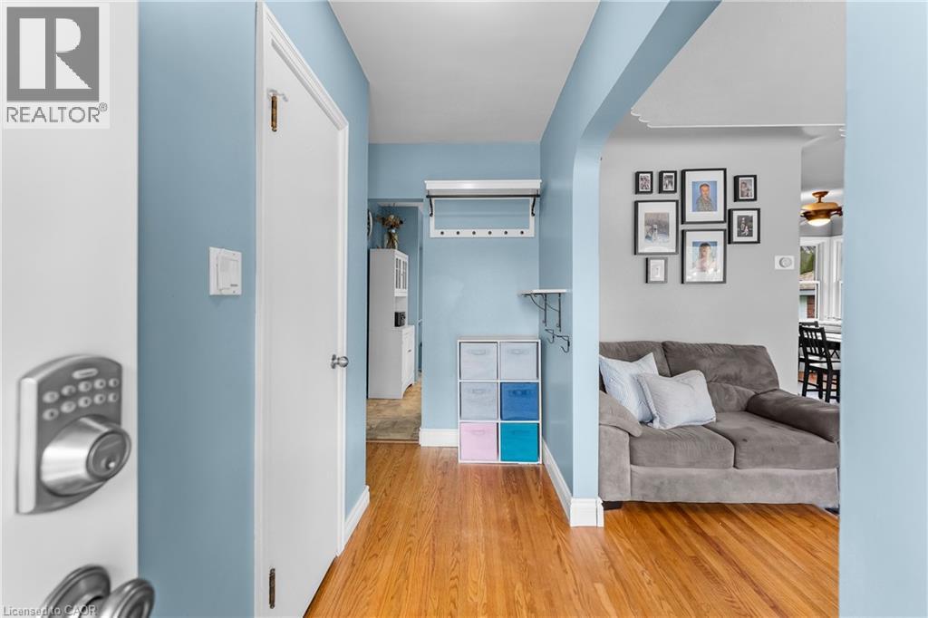 6396 LAURA Crescent - 3