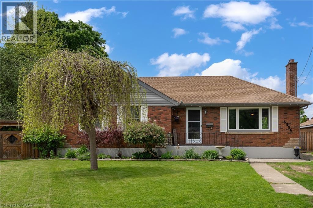6396 LAURA Crescent - 1