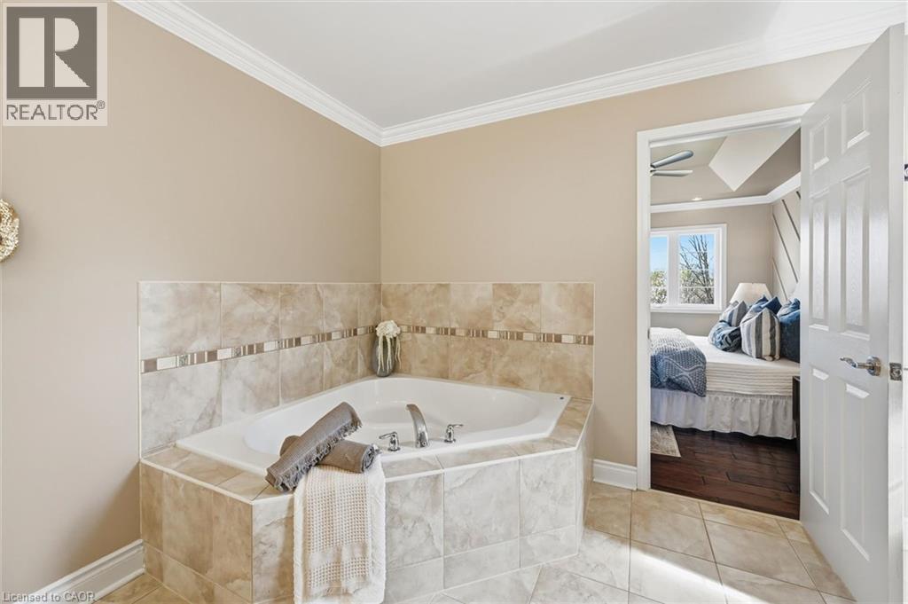 4186 FULLER Crescent - 23