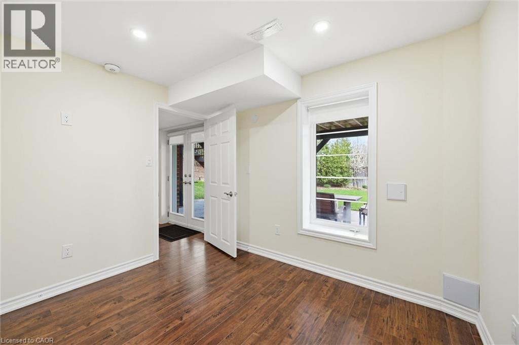 4186 FULLER Crescent - 36