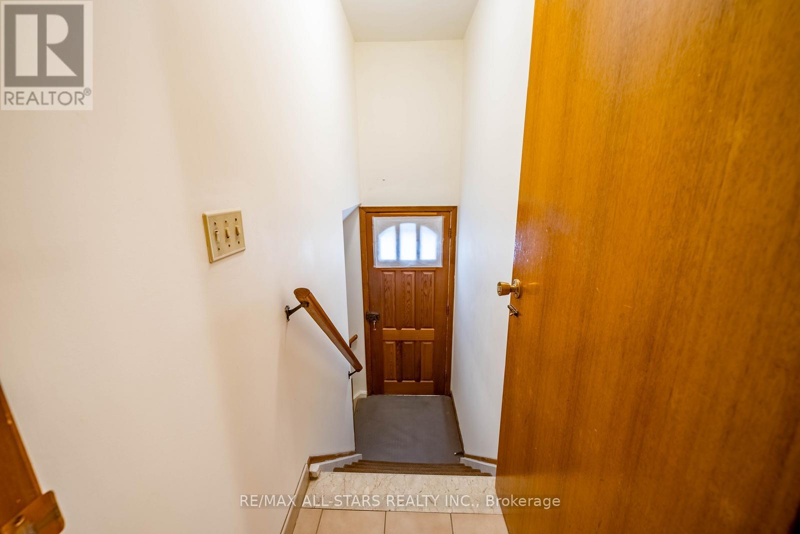 26 SUMMERGLADE DRIVE - 25