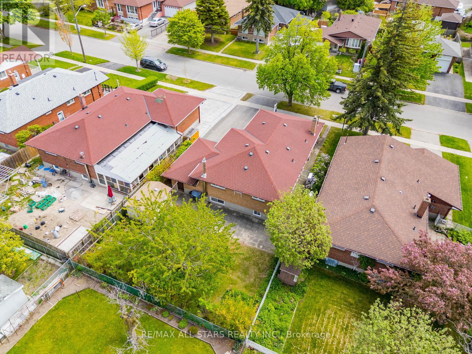 26 SUMMERGLADE DRIVE - 41