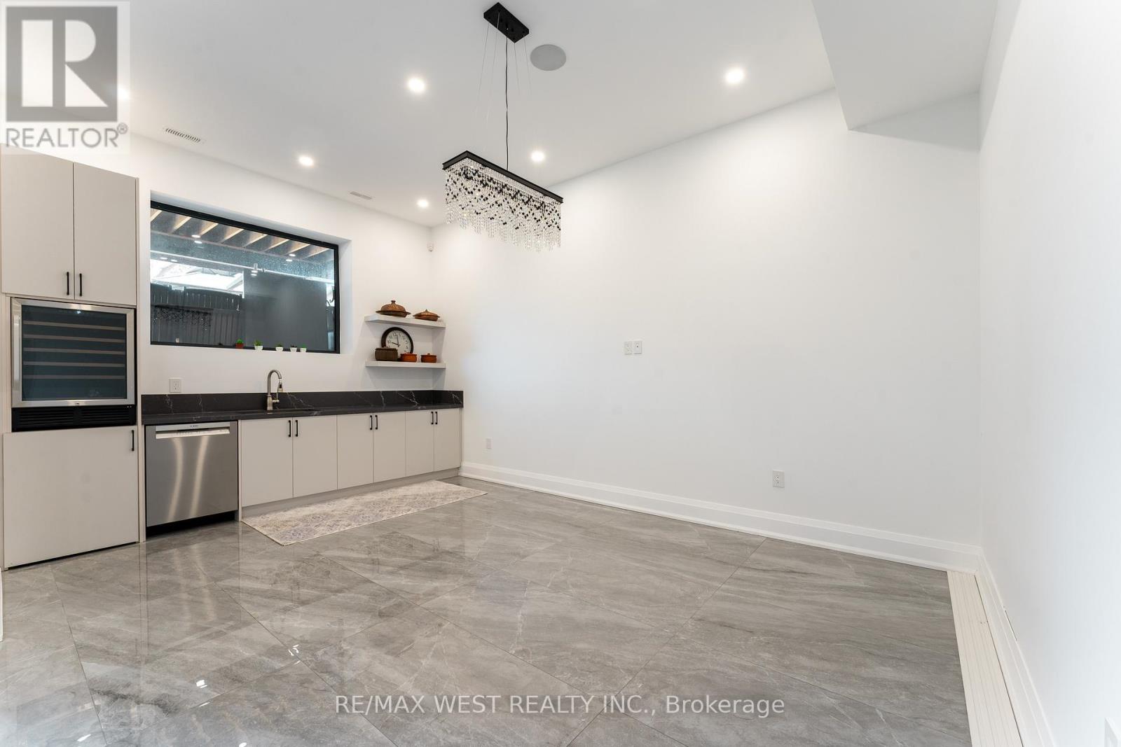 52 WILDWOOD AVENUE - 44
