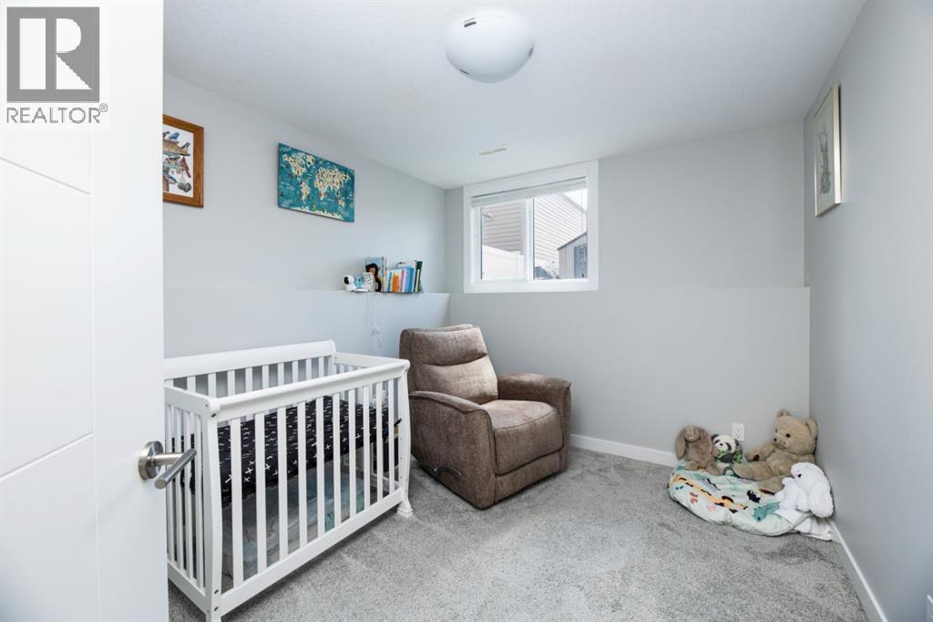 81 Ellington Crescent — photo 18