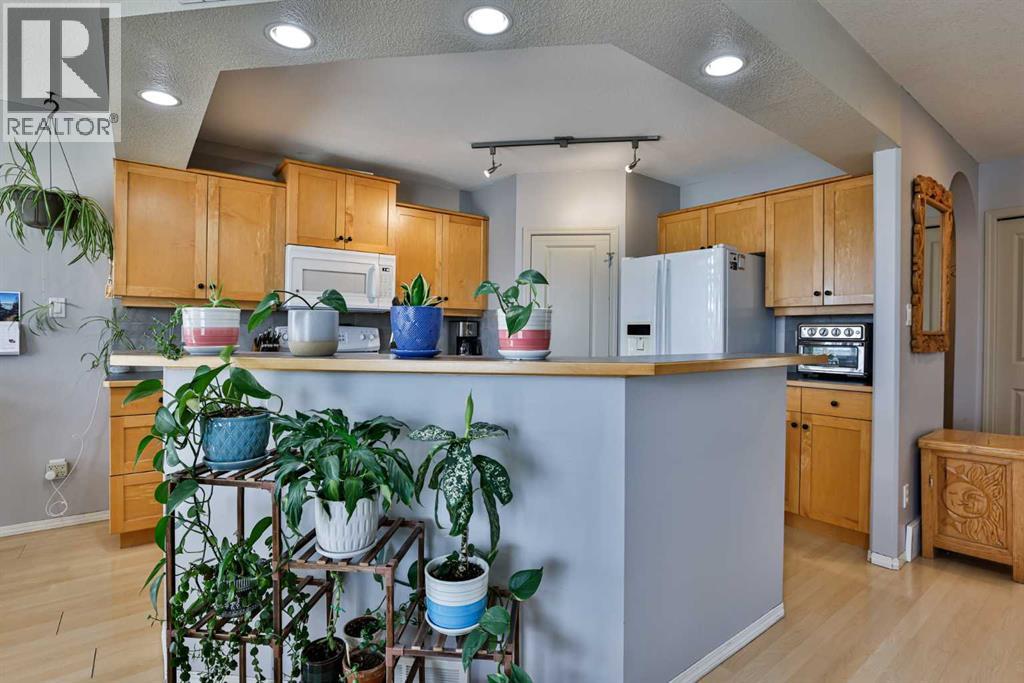 142 Peigan Court W - 8